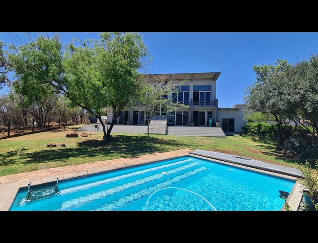 4 BEDROOM FREEHOLD FOR SALE IN SABLE HILLS